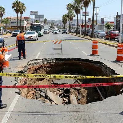 Socavon en Blvd. Lazaro Cardenas